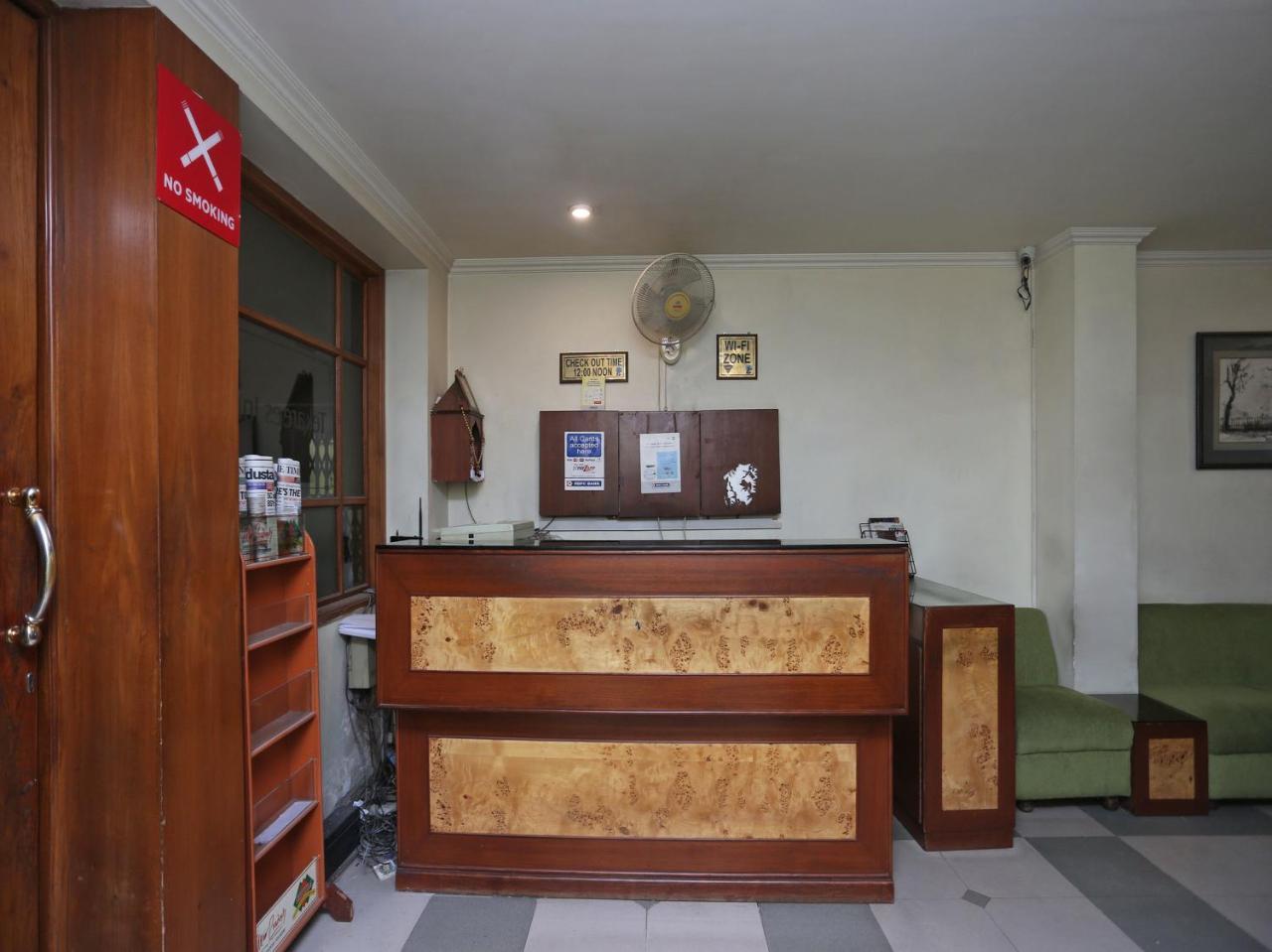 Oyo 3499 Tekarees Inn Lucknow Exteriör bild