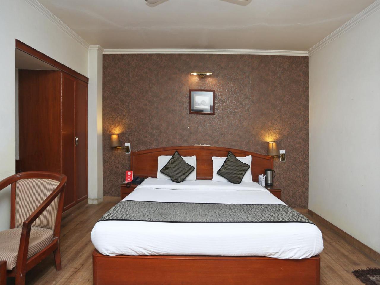 Oyo 3499 Tekarees Inn Lucknow Exteriör bild