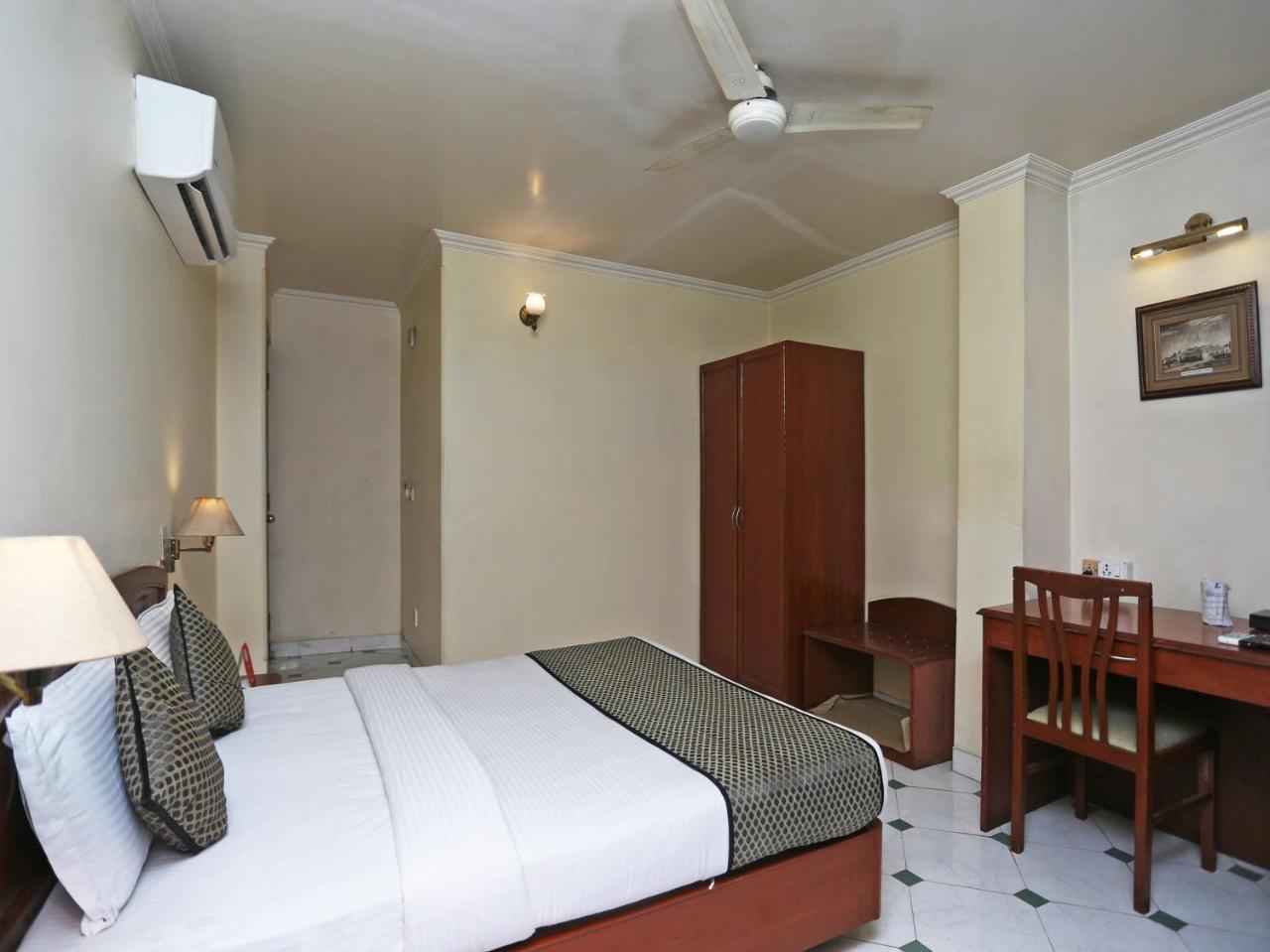 Oyo 3499 Tekarees Inn Lucknow Exteriör bild