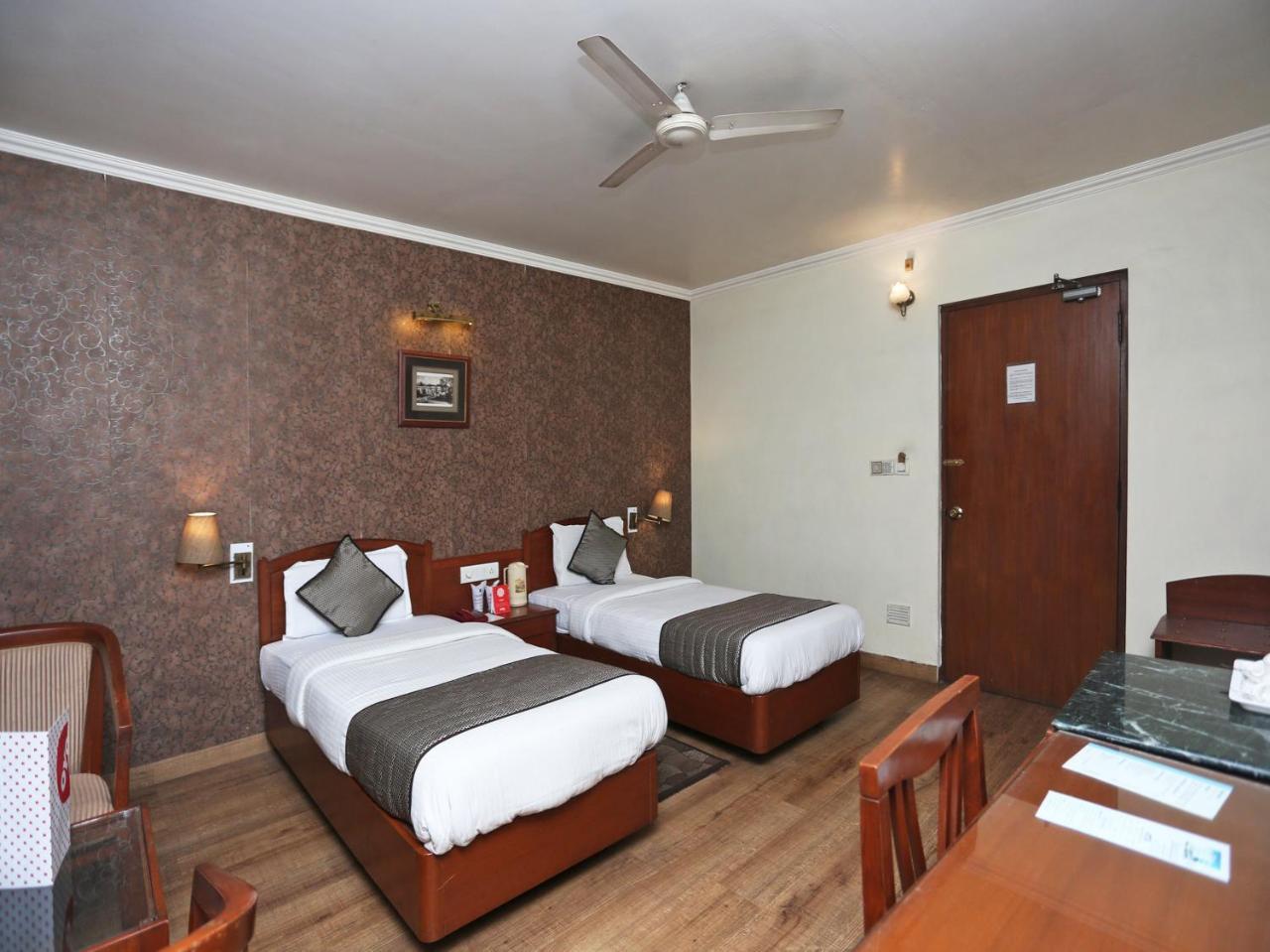 Oyo 3499 Tekarees Inn Lucknow Exteriör bild